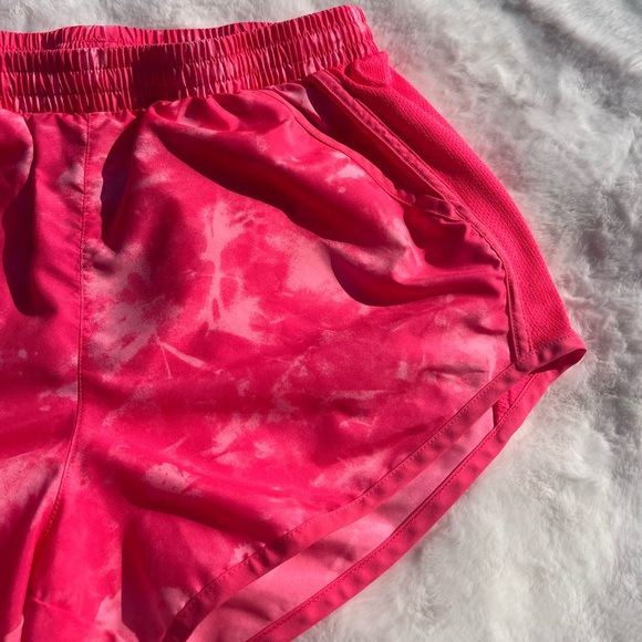 Under Armour Athletic Shorts - Picture 4 of 7